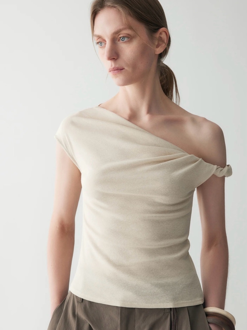 INSIS FEMME Asymmetric One-Shoulder Cream Knit Top - Picture 5 of 13